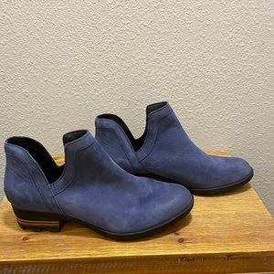 Sorel Lolla Cutout Bootie, size 8.5
